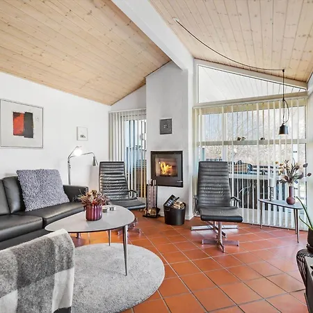 1556-aakirkeby-abrinken-18 *