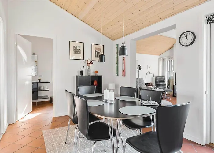 Holiday home 1556-aakirkeby-abrinken-18 *